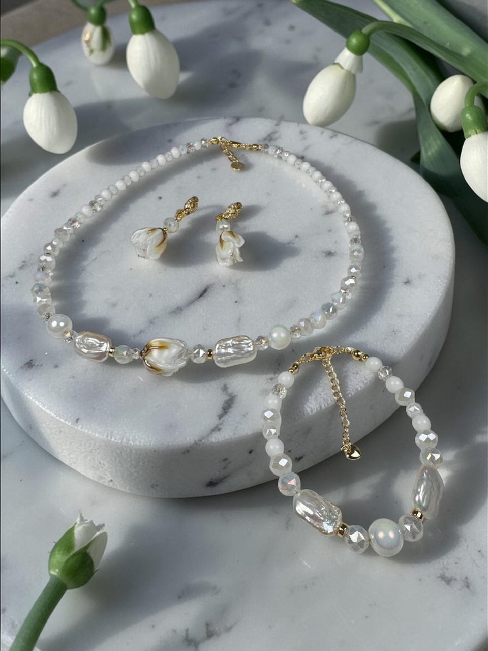 Колье "Подснежники"